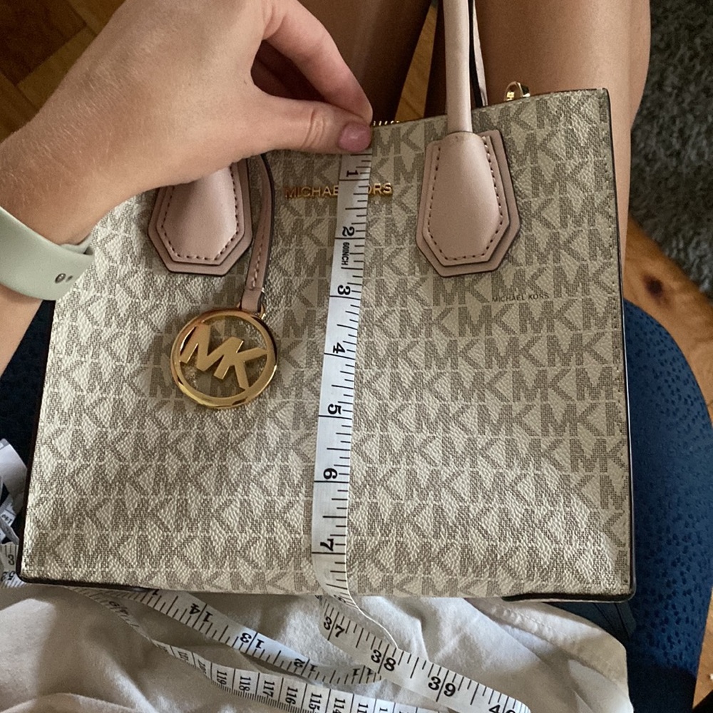 Michael Kors messenger bag - Picture 9 of 9